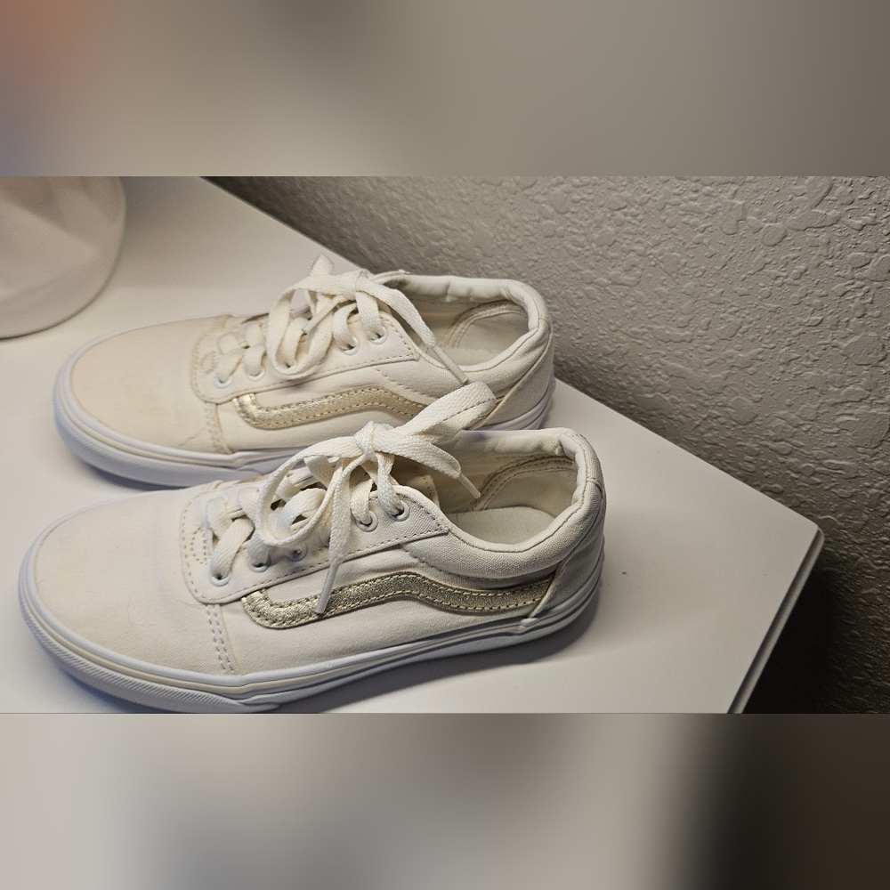 Vans old skool off white, gold Sparkle shoes, size 2
